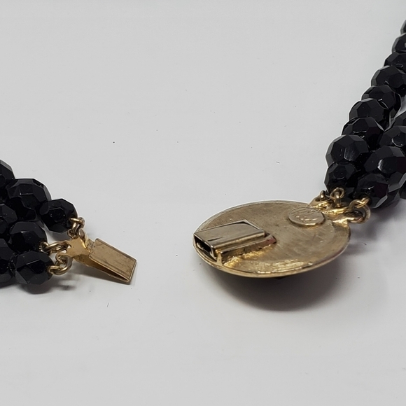 VINTAGE HOBE SIGNED THREE STRAND BLACK FACETED BEAD NECKLACE BOX CLASP JEWELRY - Picture 8 of 12
